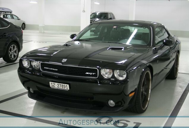 Dodge Challenger SRT-8