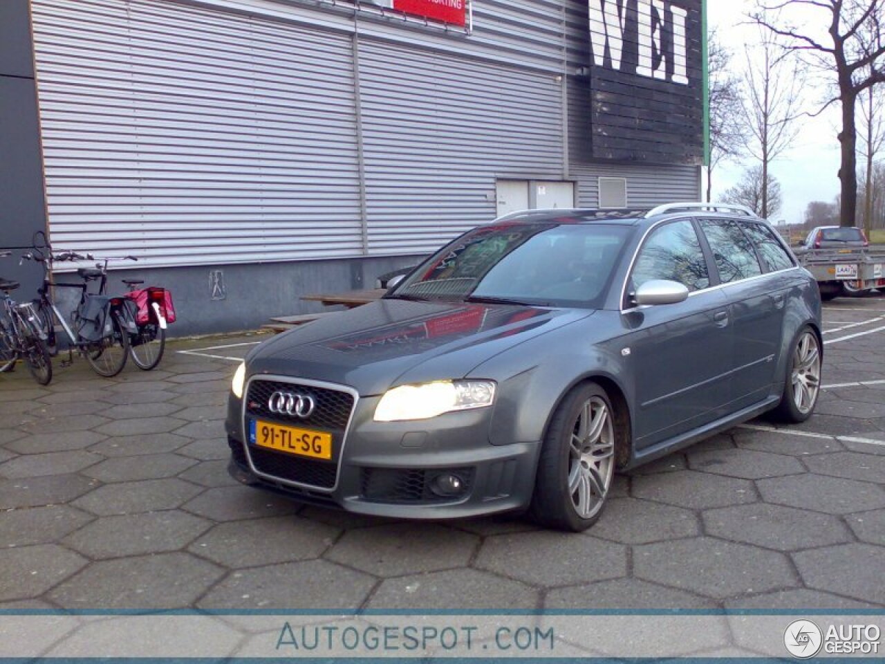 Audi RS4 Avant B7