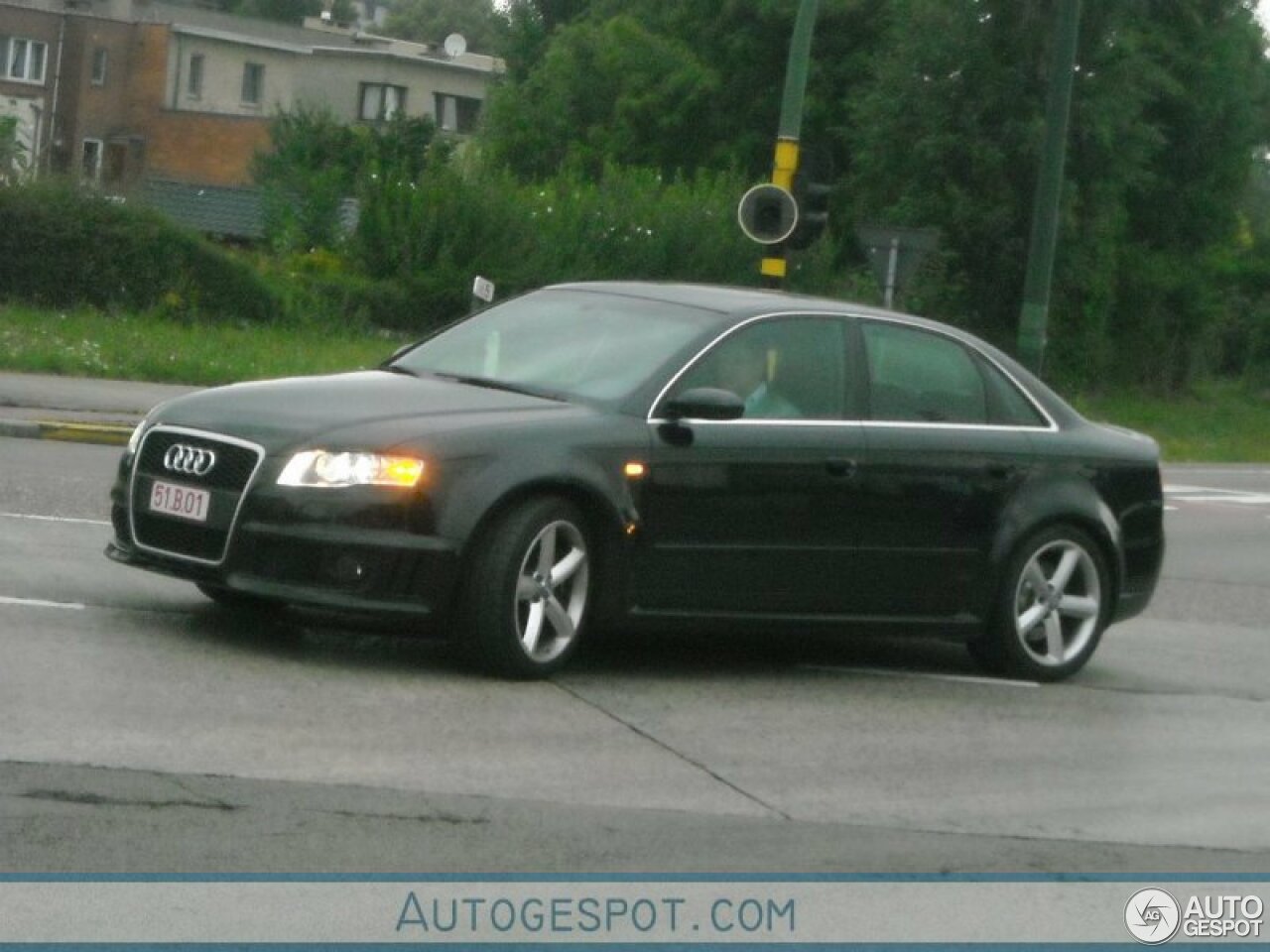 Audi RS4 Sedan