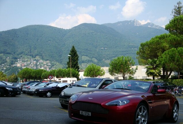 Aston Martin V8 Vantage Roadster