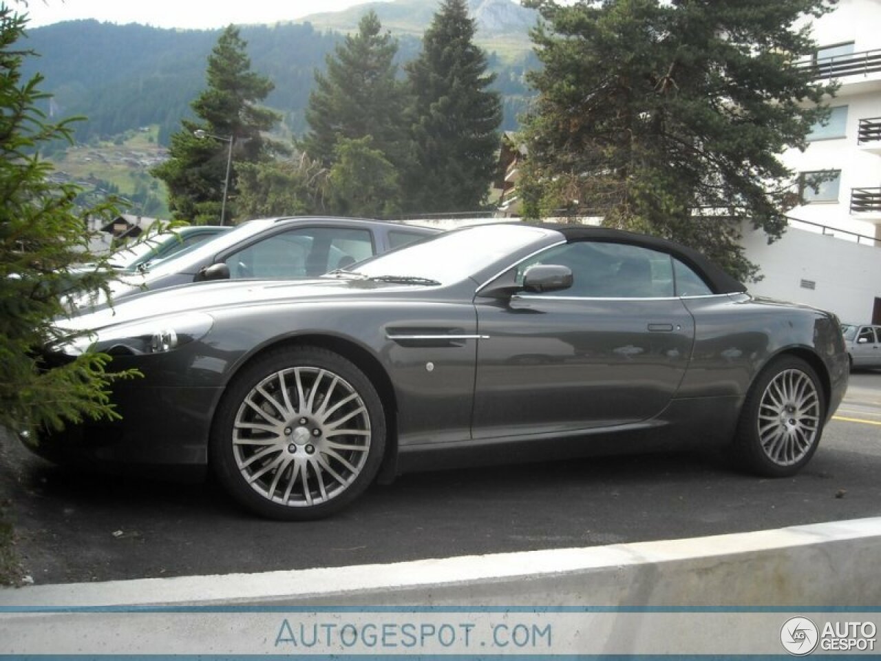 Aston Martin DB9 Volante