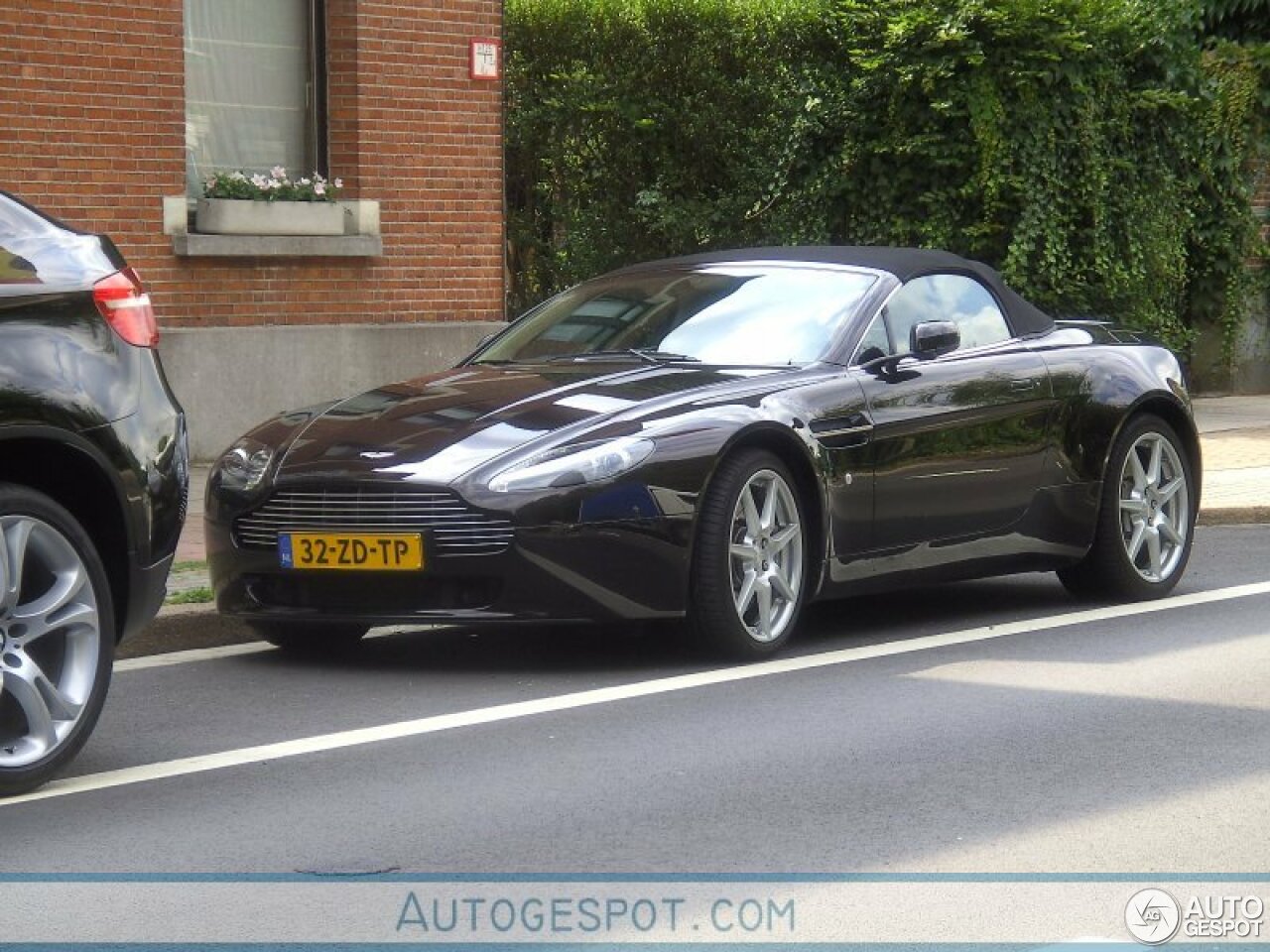 Aston Martin V8 Vantage Roadster