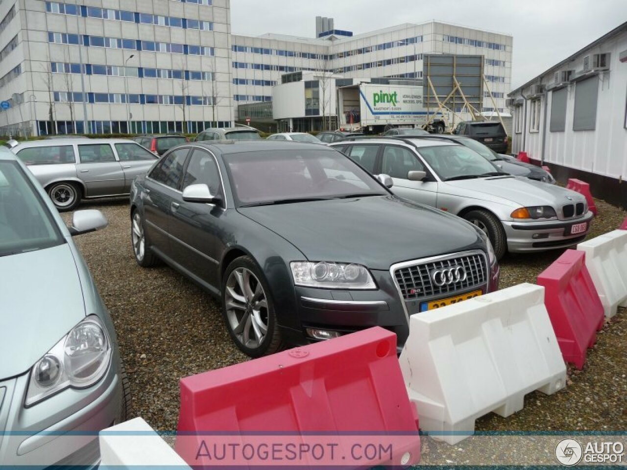 Audi S8 D3