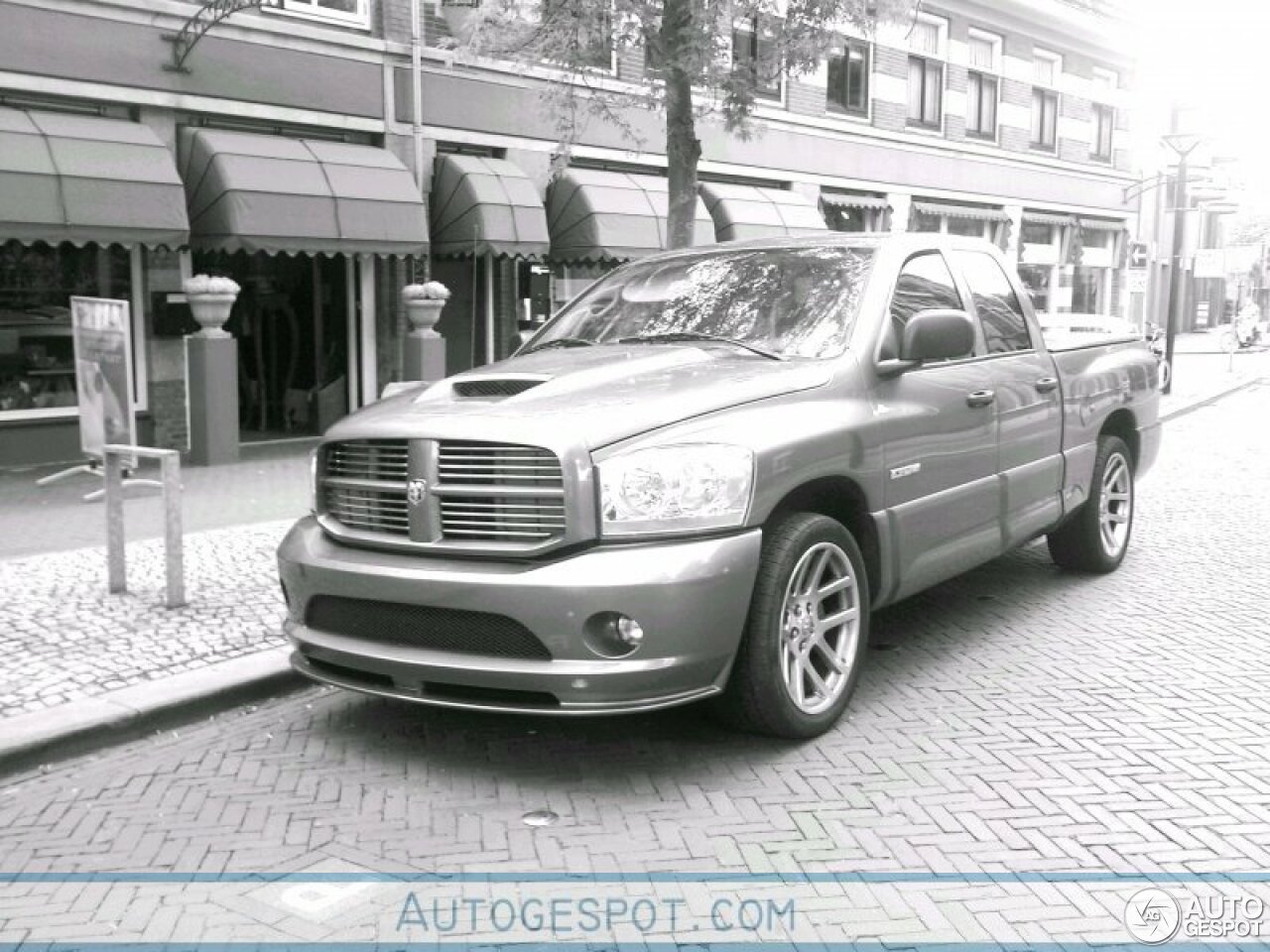 Dodge RAM SRT-10 Quad-Cab