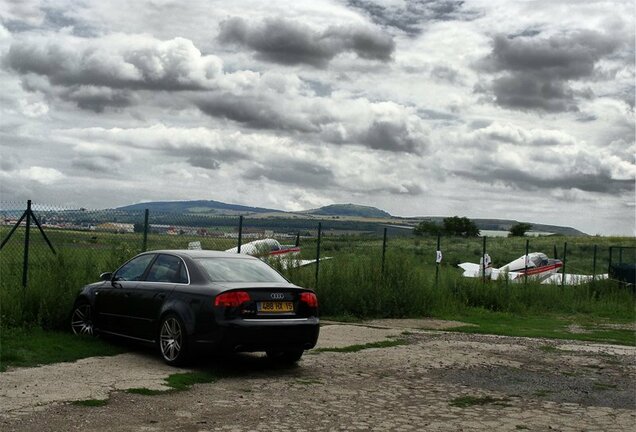 Audi RS4 Sedan