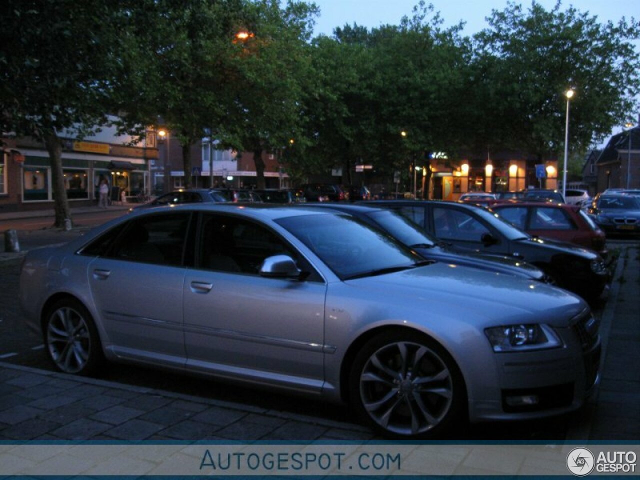 Audi S8 D3