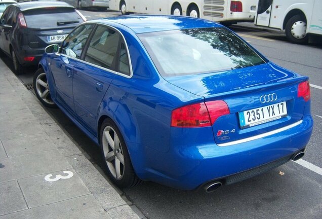 Audi RS4 Sedan