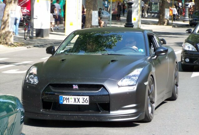 Nissan GT-R