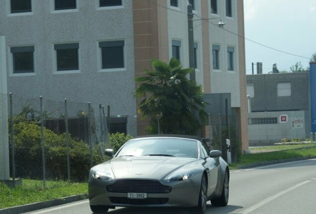 Aston Martin V8 Vantage Roadster