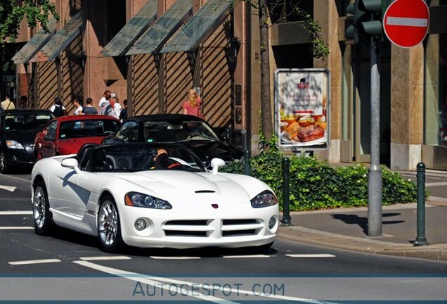 Dodge Viper SRT-10 Roadster White Mamba Edition