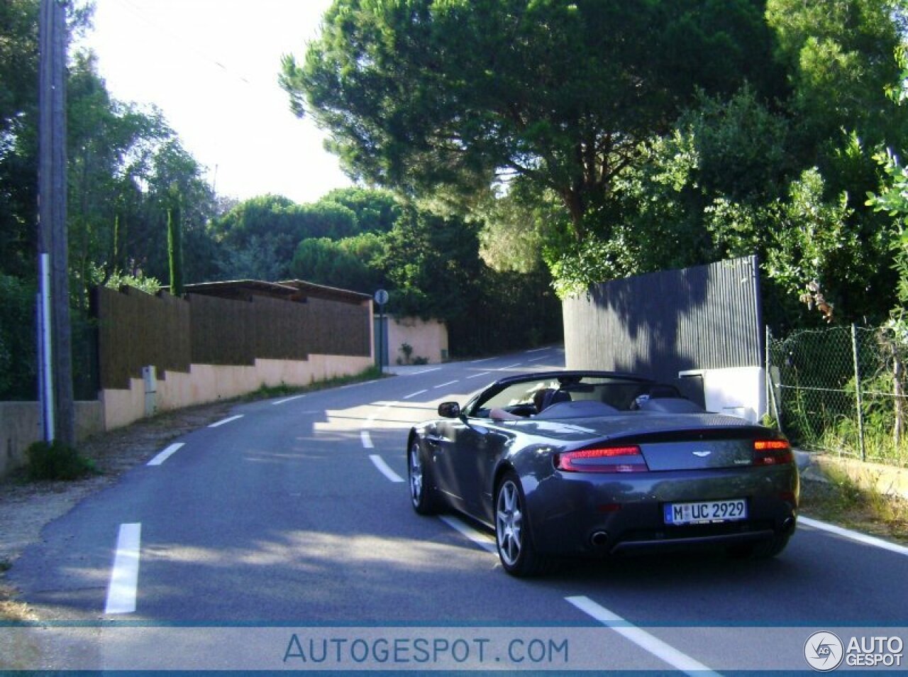 Aston Martin V8 Vantage Roadster