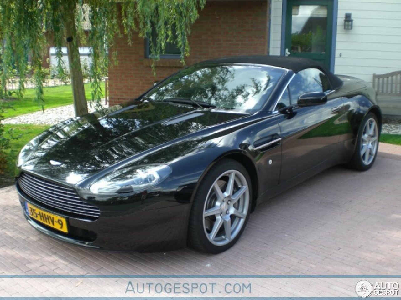 Aston Martin V8 Vantage Roadster