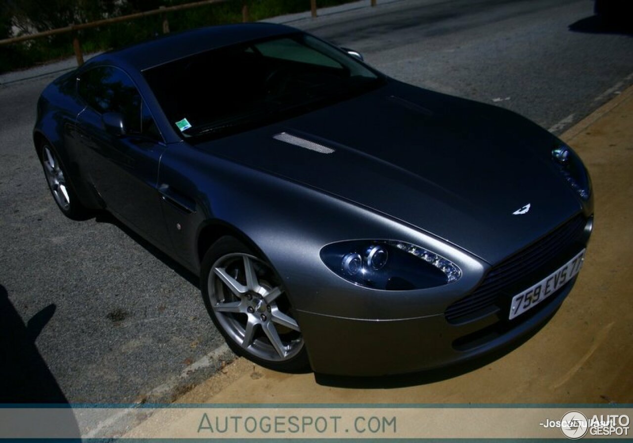 Aston Martin V8 Vantage