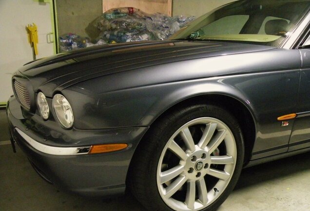 Jaguar XJR