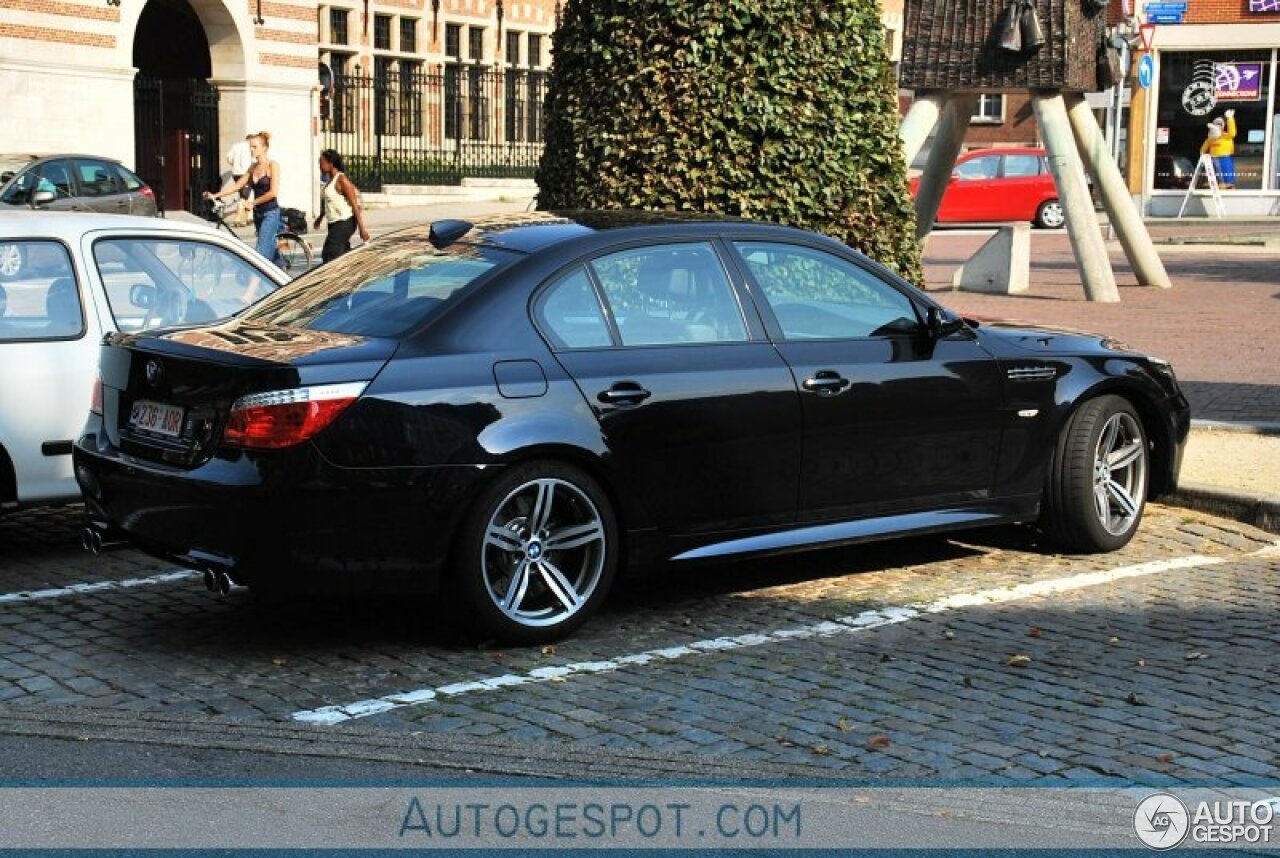 BMW M5 E60 2005