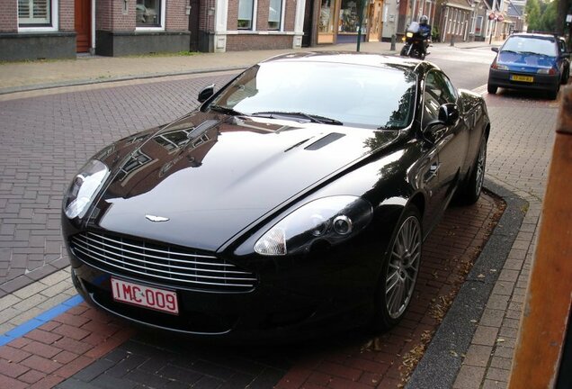 Aston Martin DB9