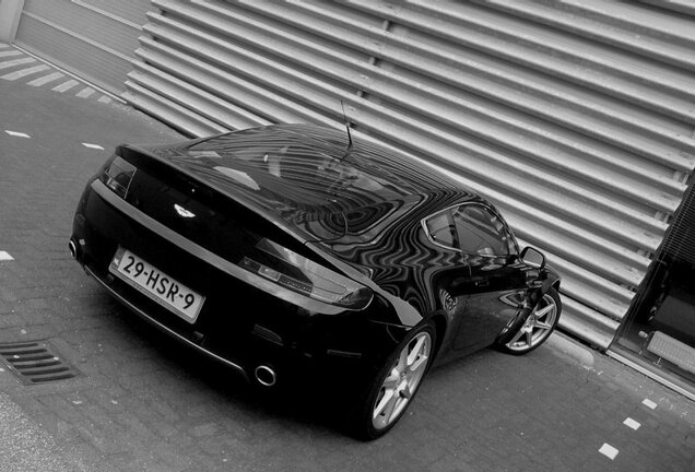 Aston Martin V8 Vantage