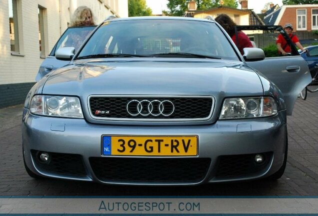 Audi RS4 Avant B5