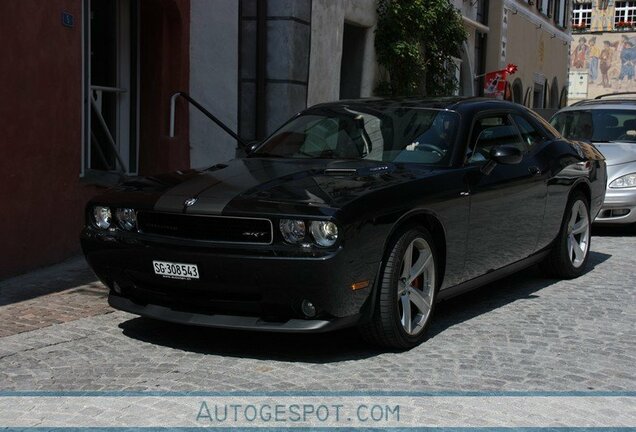 Dodge Challenger SRT-8