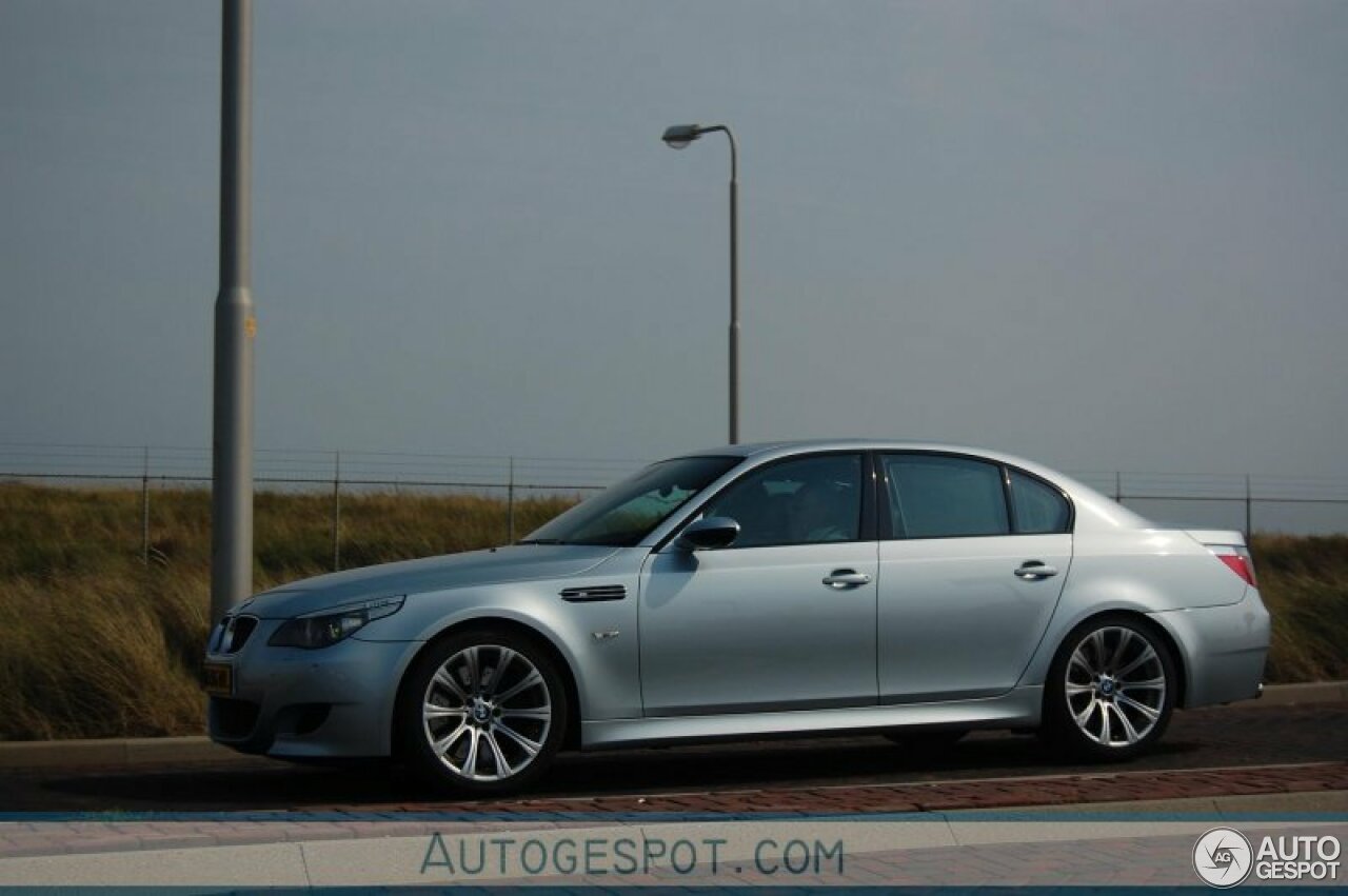 BMW M5 E60 2005