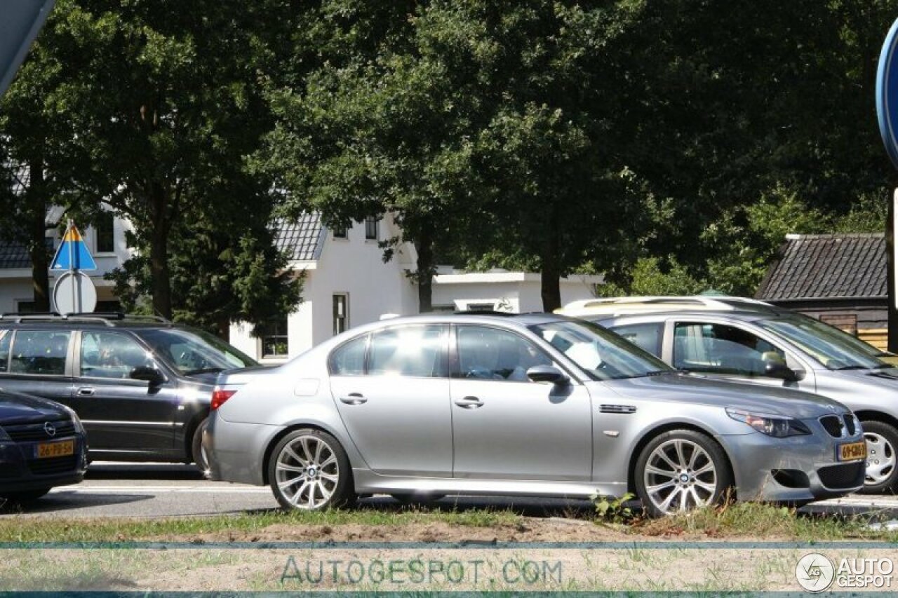 BMW M5 E60 2005