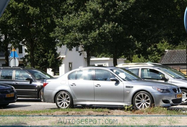 BMW M5 E60 2005