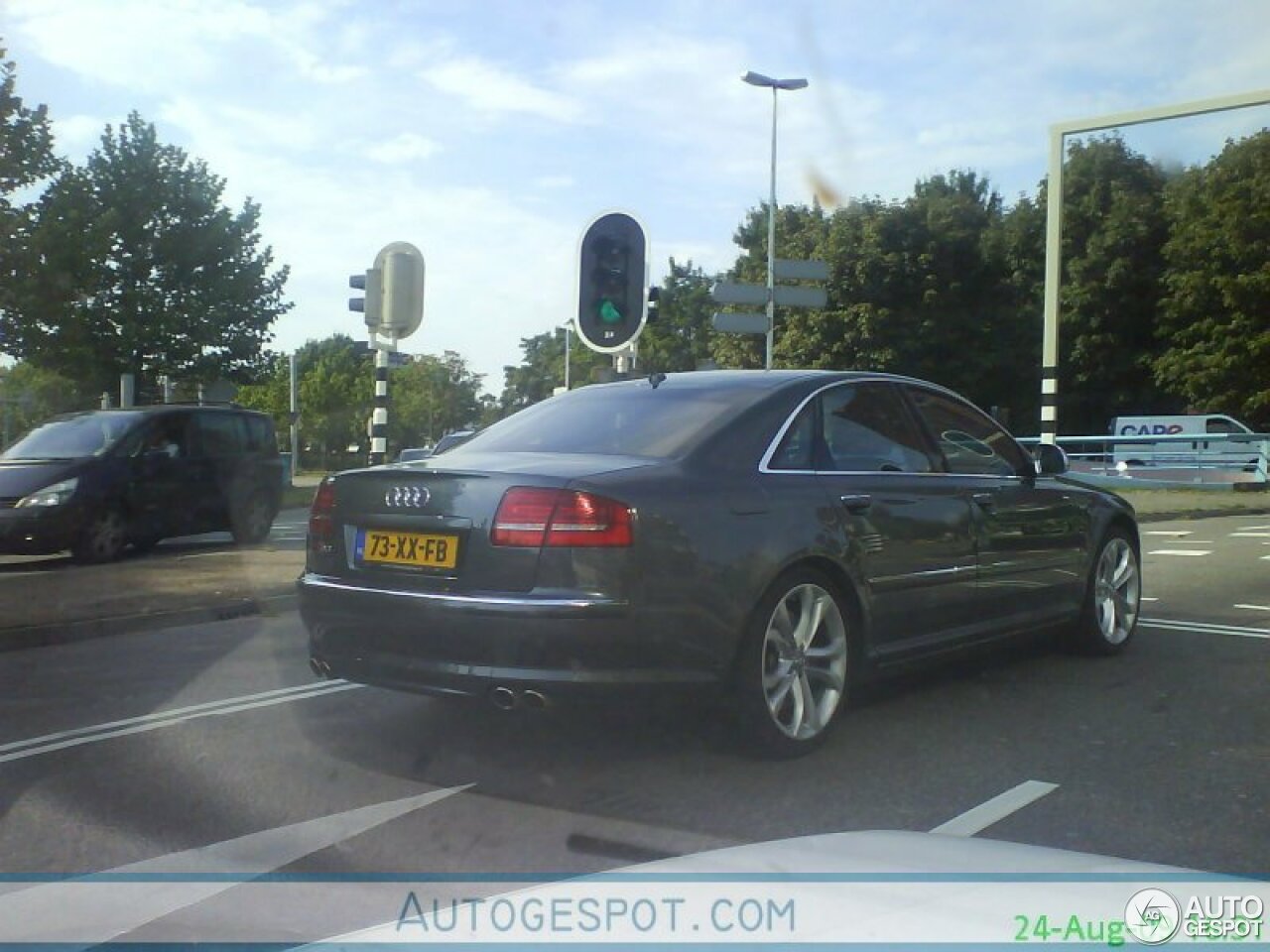 Audi S8 D3