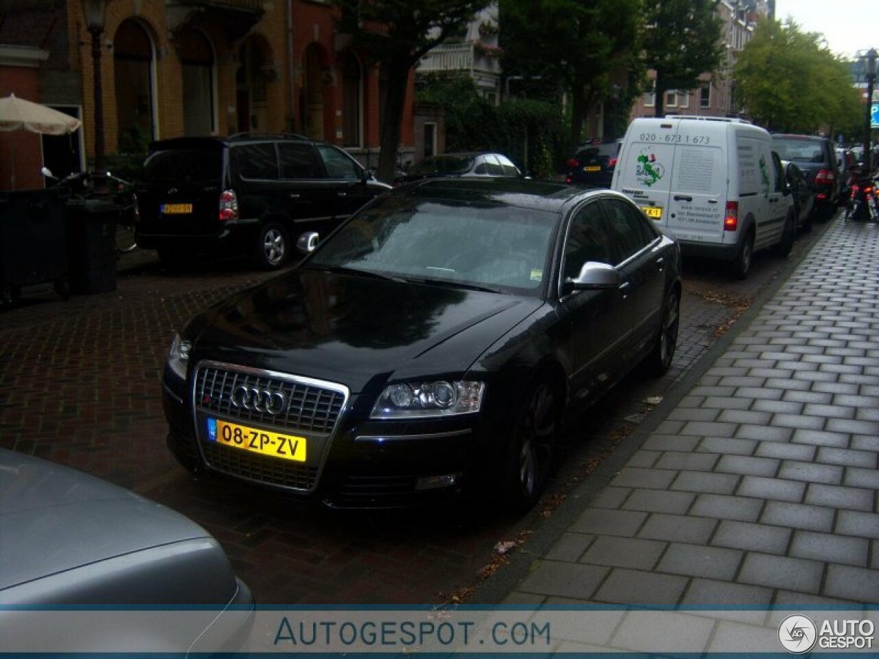 Audi S8 D3