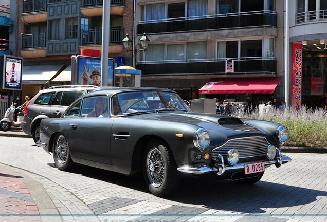 Aston Martin DB4