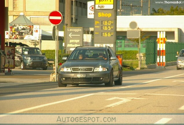 Audi RS4 Avant B5