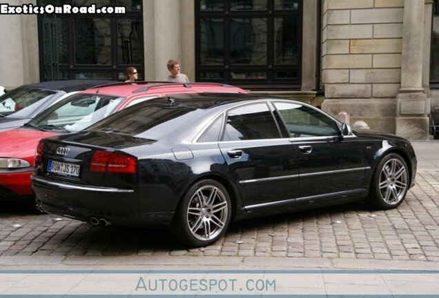 Audi S8 D3