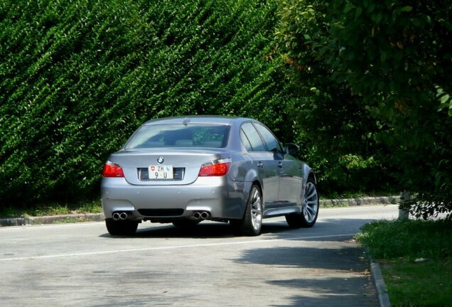 BMW M5 E60 2005