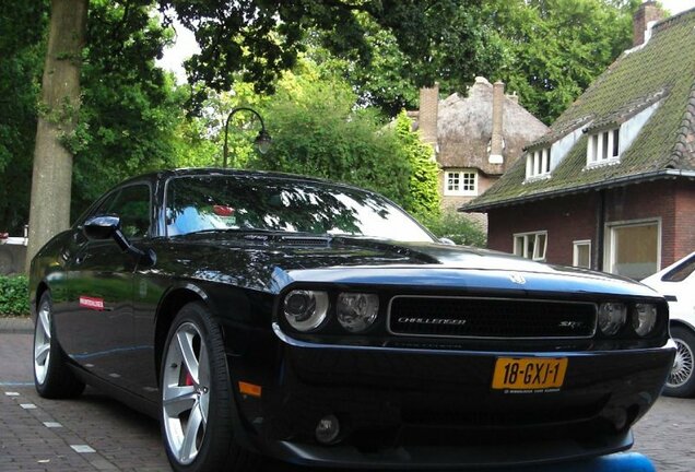 Dodge Challenger SRT-8