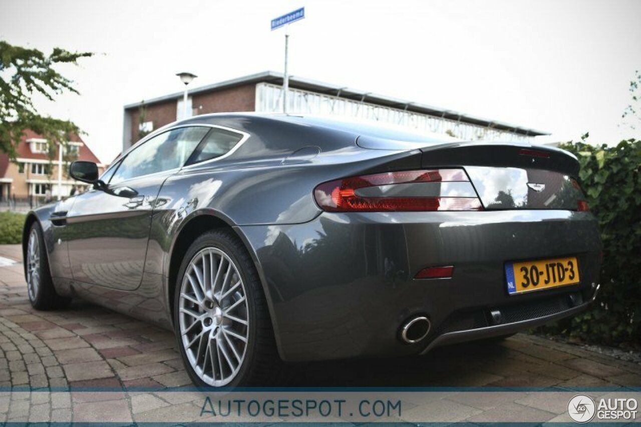 Aston Martin V8 Vantage