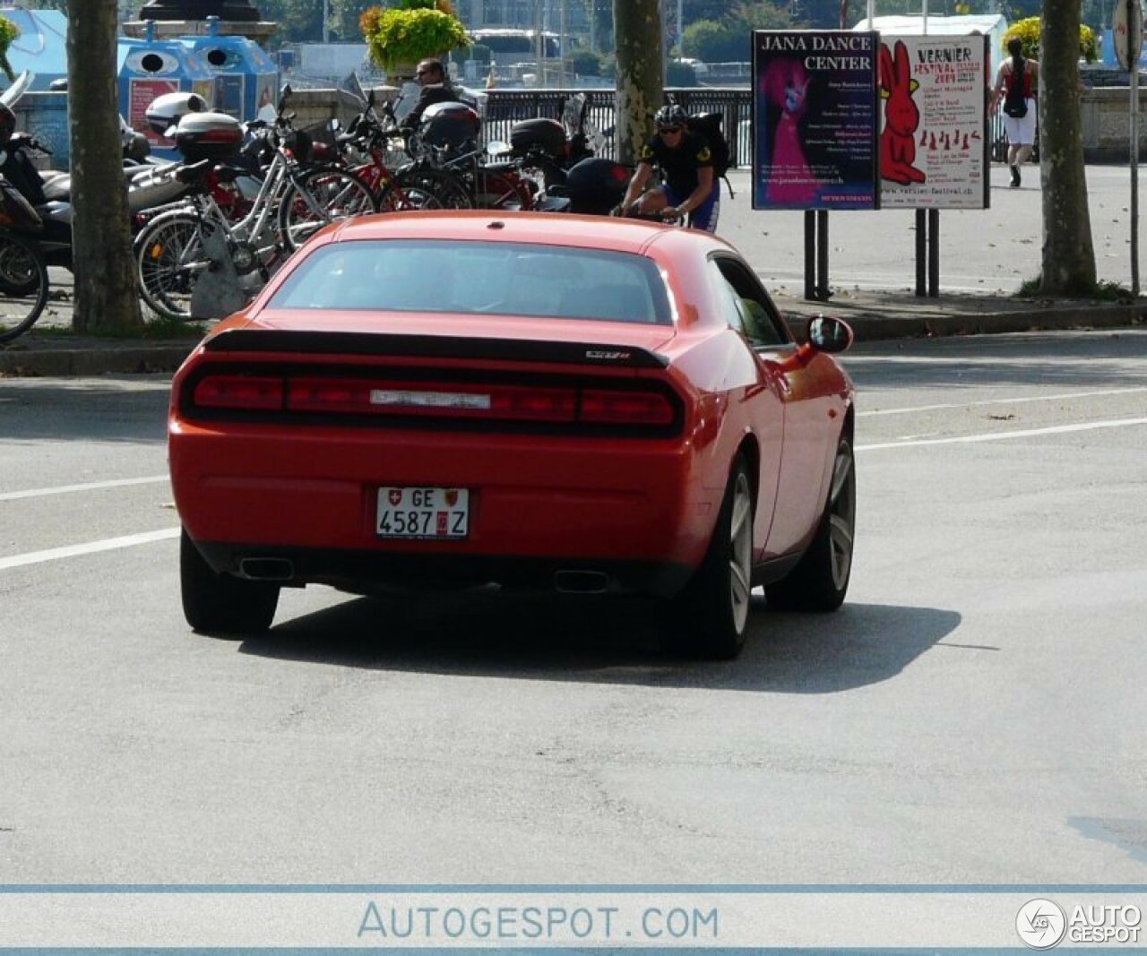 Dodge Challenger SRT-8