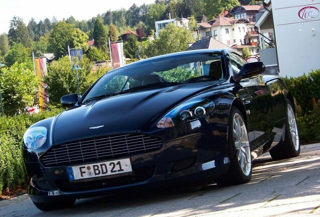 Aston Martin DB9