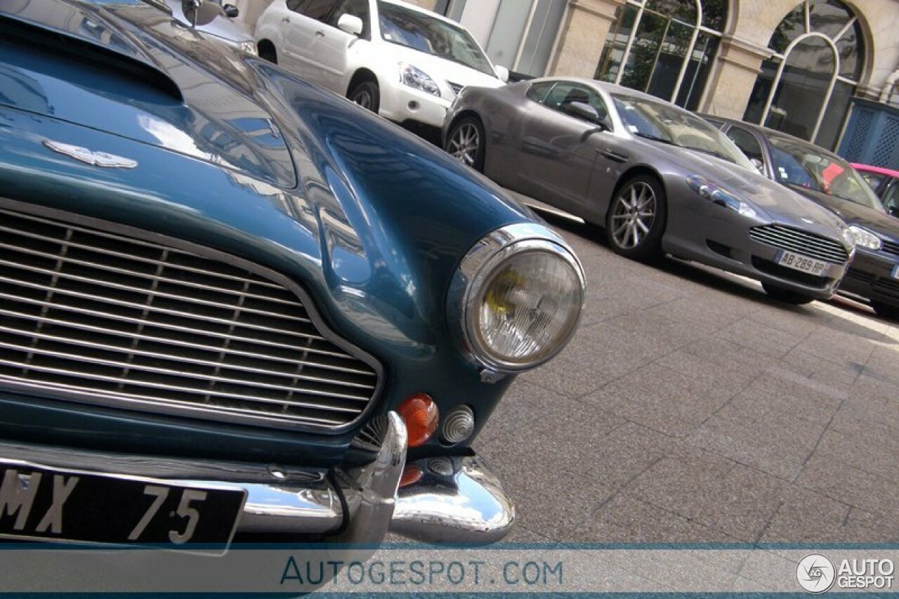 Aston Martin DB4