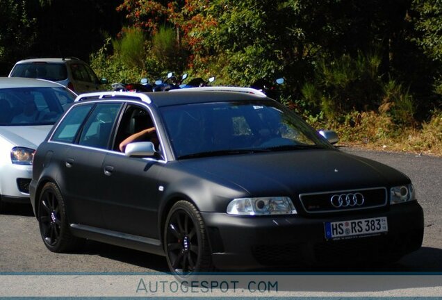 Audi RS4 Avant B5