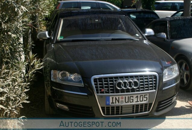 Audi S8 D3