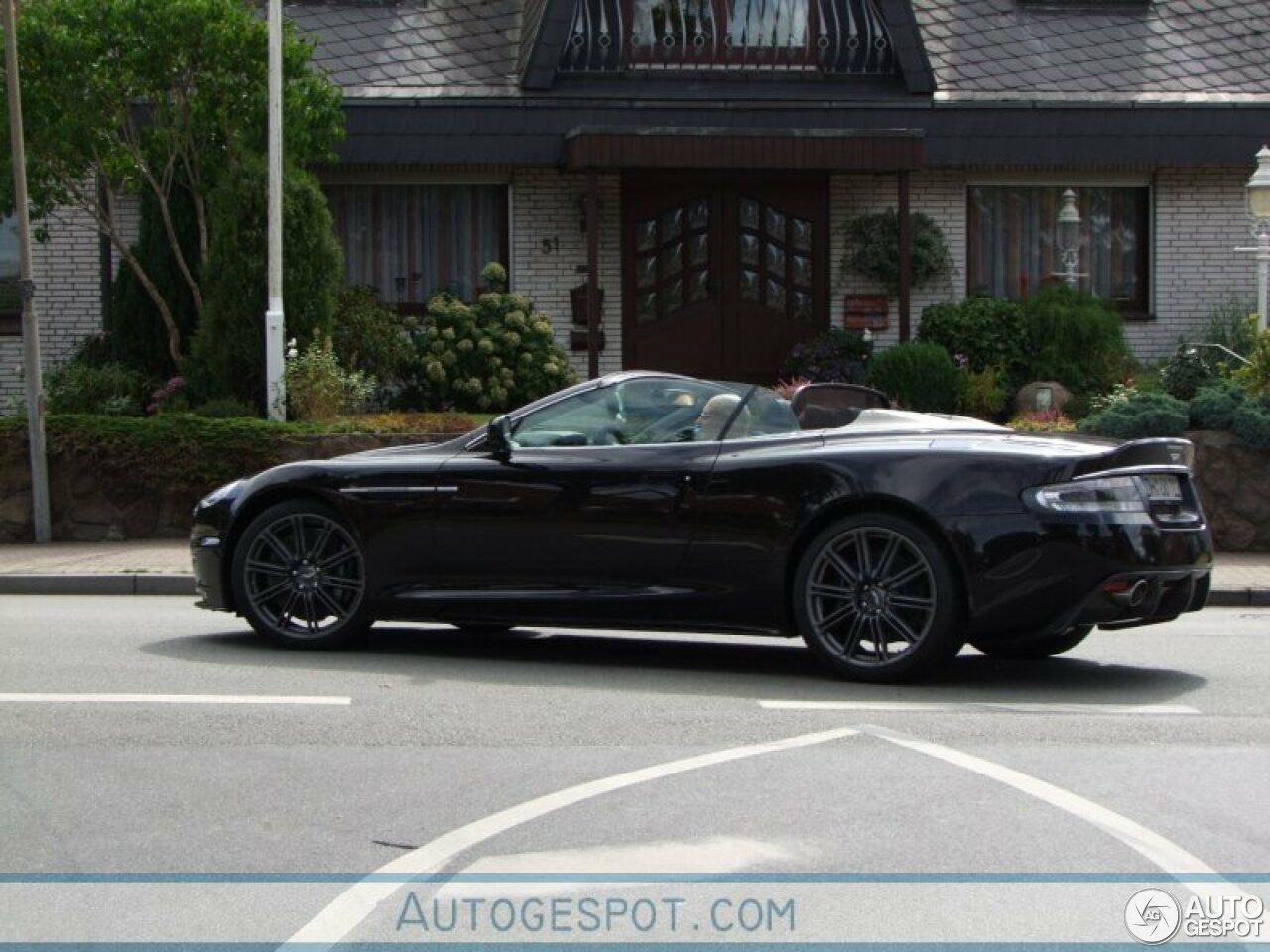 Aston Martin DBS Volante