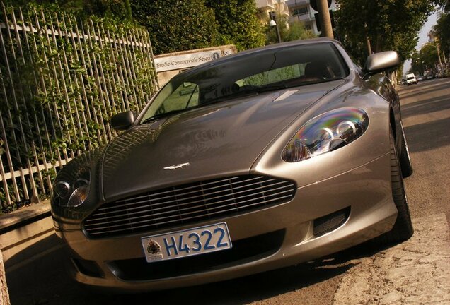 Aston Martin DB9 Volante