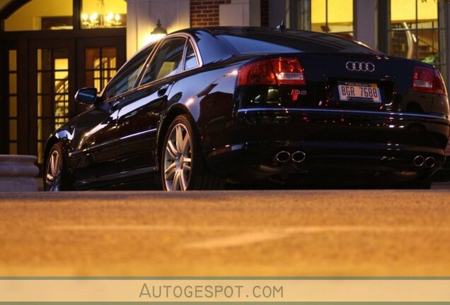 Audi S8 D3