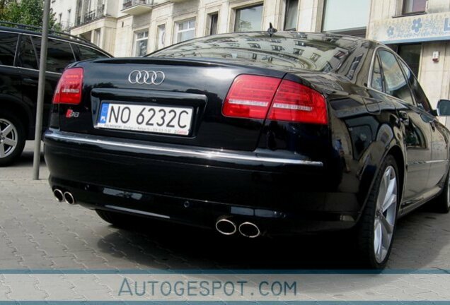 Audi S8 D3