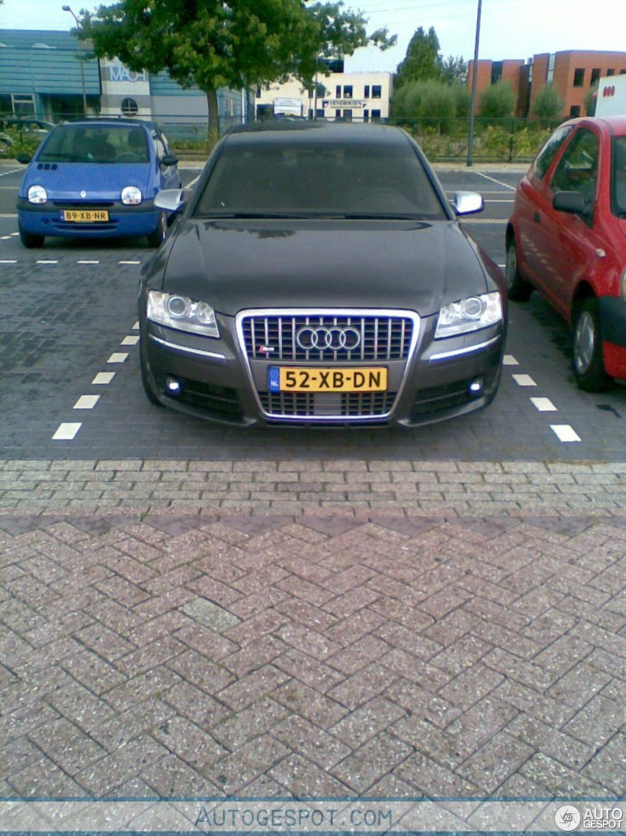 Audi S8 D3