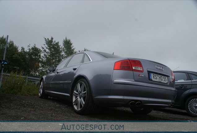 Audi S8 D3