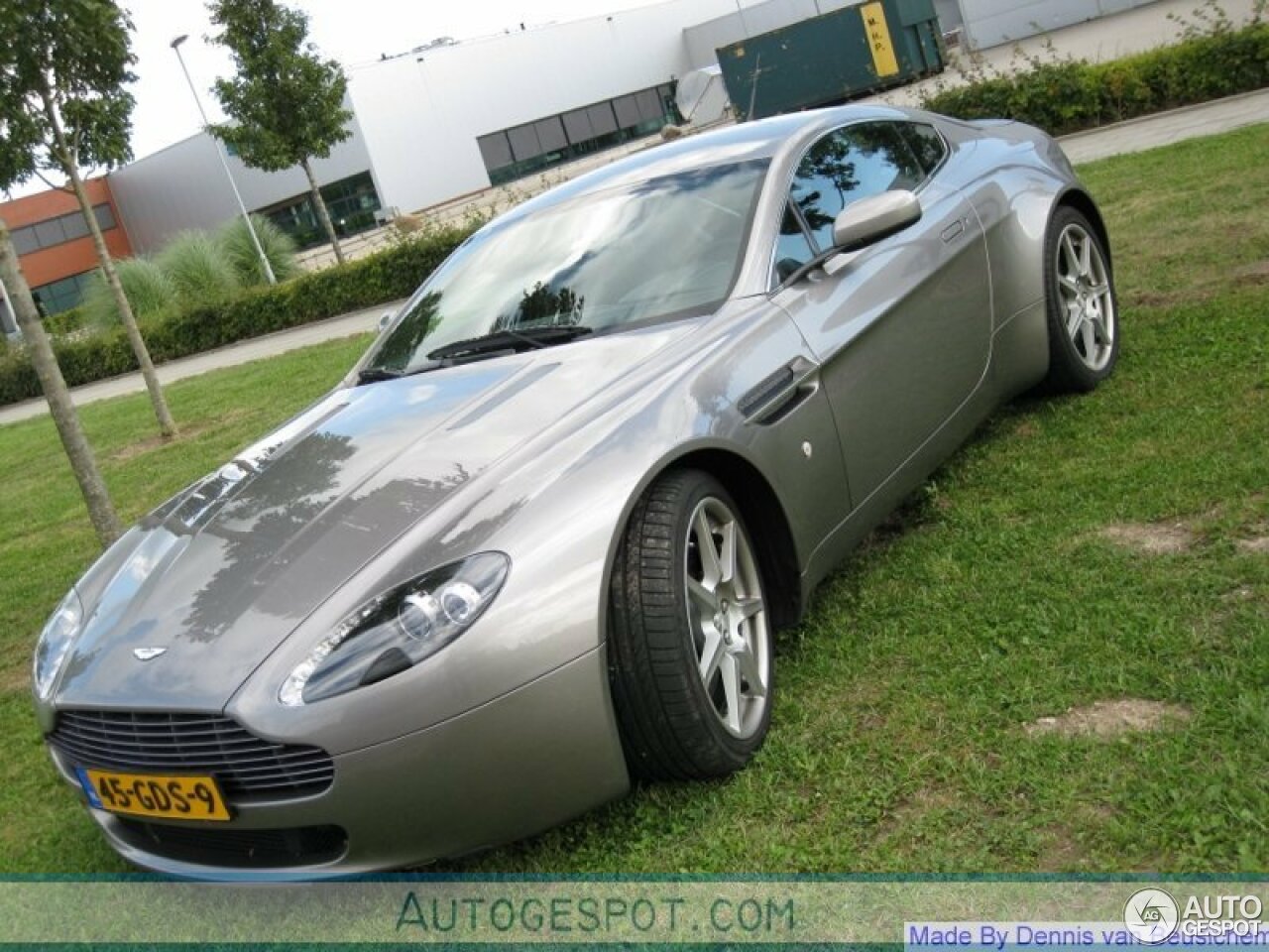 Aston Martin V8 Vantage