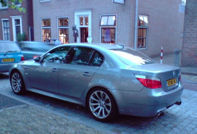 BMW M5 E60 2005