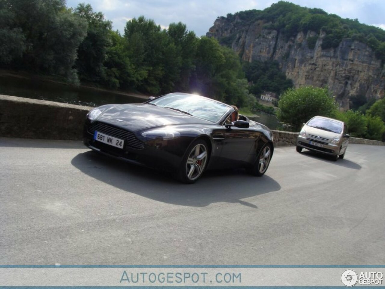 Aston Martin V8 Vantage Roadster