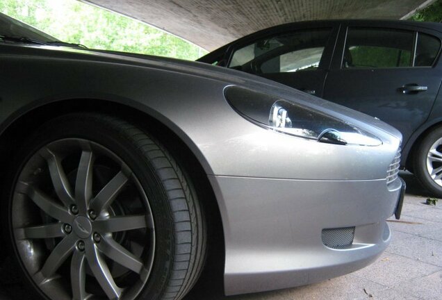 Aston Martin DB9 Volante