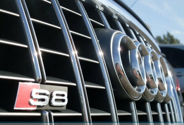 Audi S8 D3